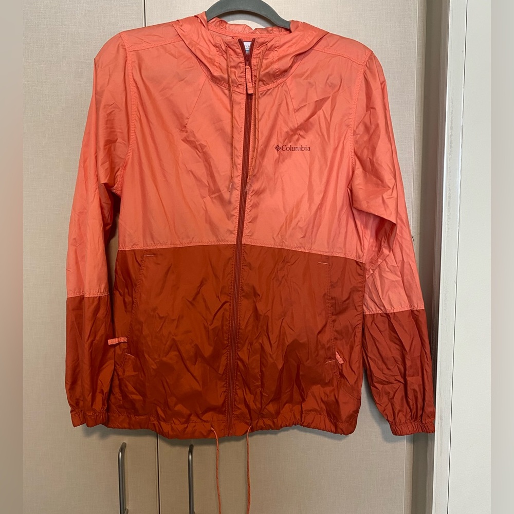 DONATING SOON - Women’s Columbia Flash Forward Windbreaker
